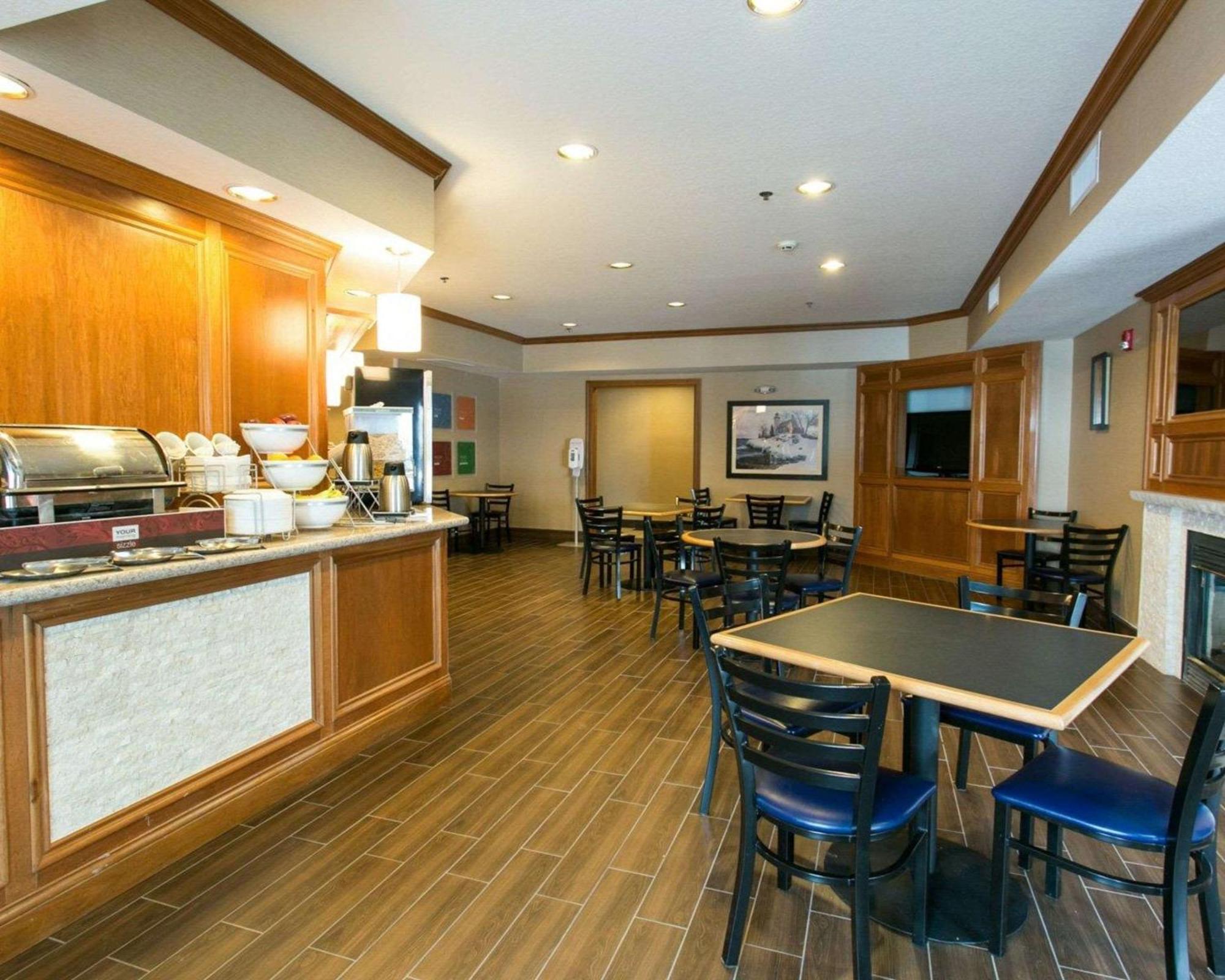 Comfort Suites Benton Harbor - St Joseph Bagian luar foto
